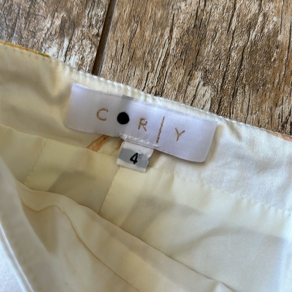 Corly banana pencil skirt size 4 - Picture 2 of 6